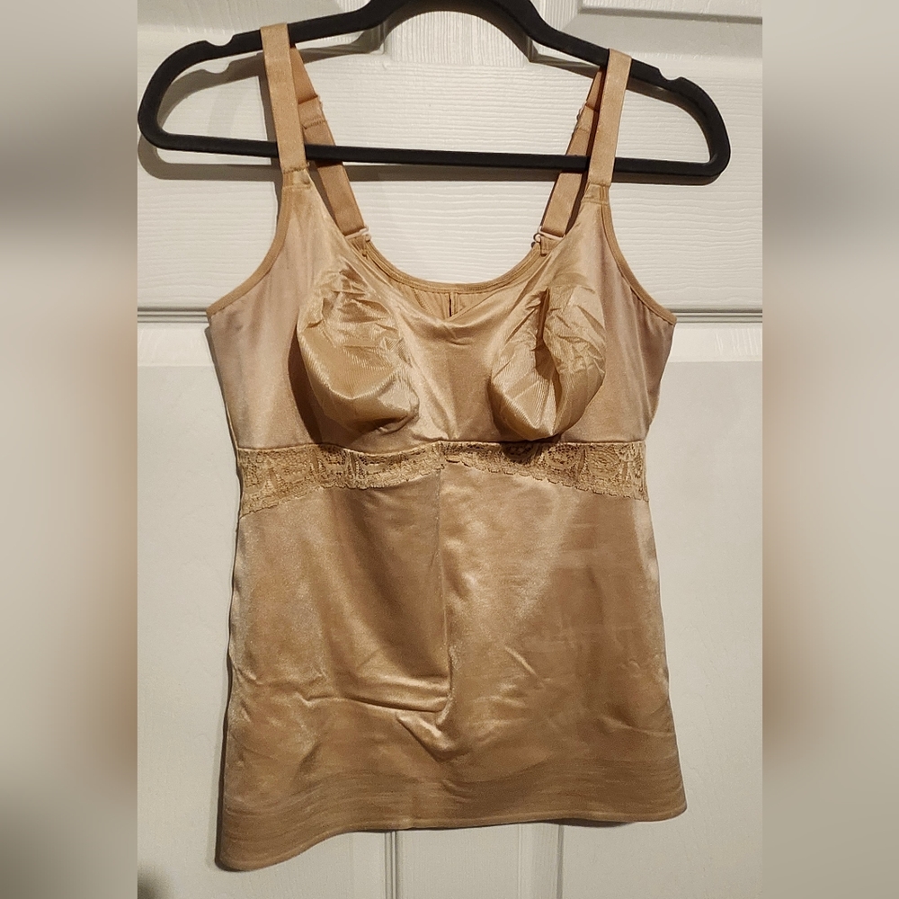 Ruby Ribbon lace cami size 40 in pale.